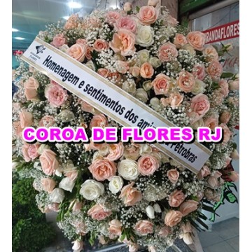 13 - COROA DE FLORES CONTENDO ROSAS CHÁ E BRANCA  TAMANHO 1,60 X 1,20 